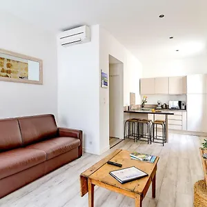 Apartment Chambre Et Entre Le Pont D Et Le Palais Des Papes, Avignon